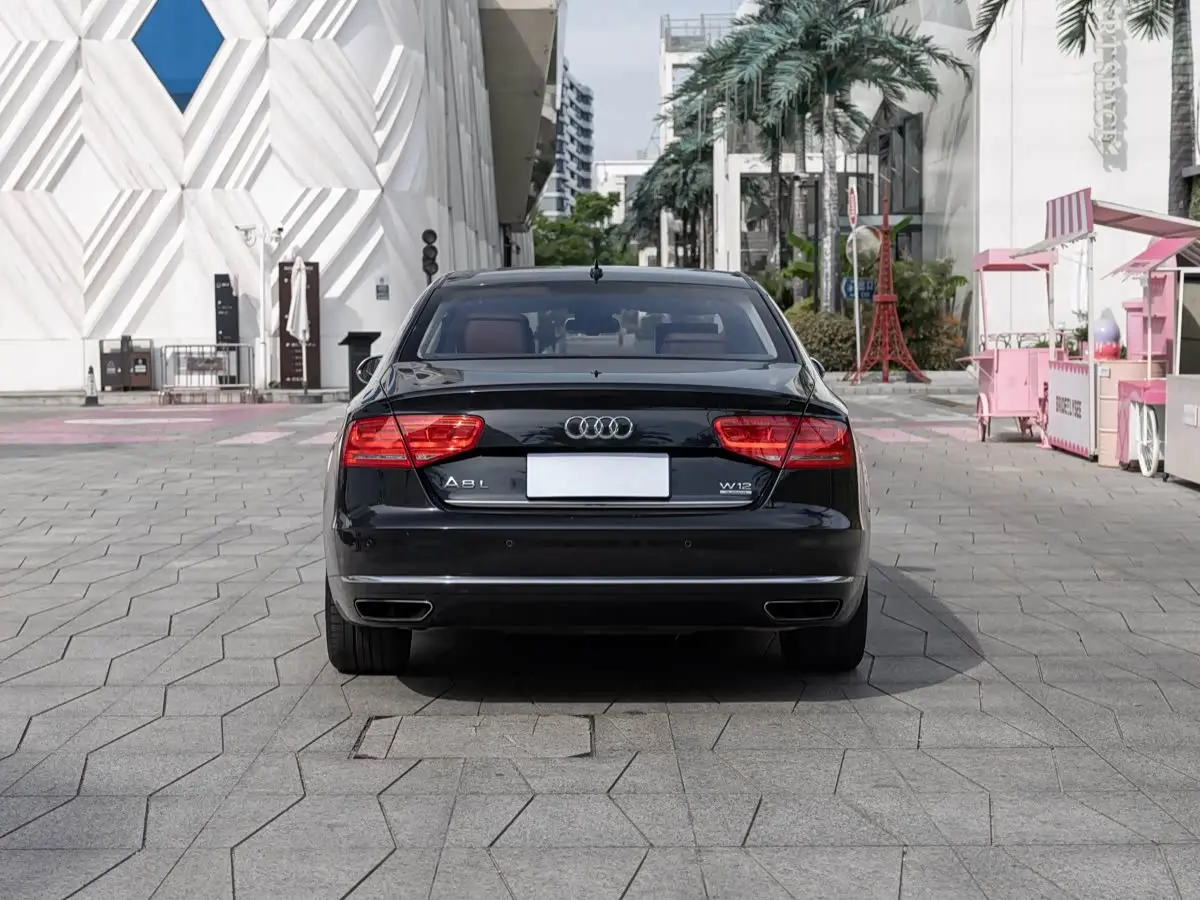 Audi A8 2013 — Photo 5/20