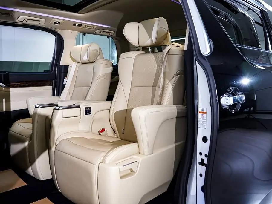 Toyota Alphard 2020 — Photo 20/20
