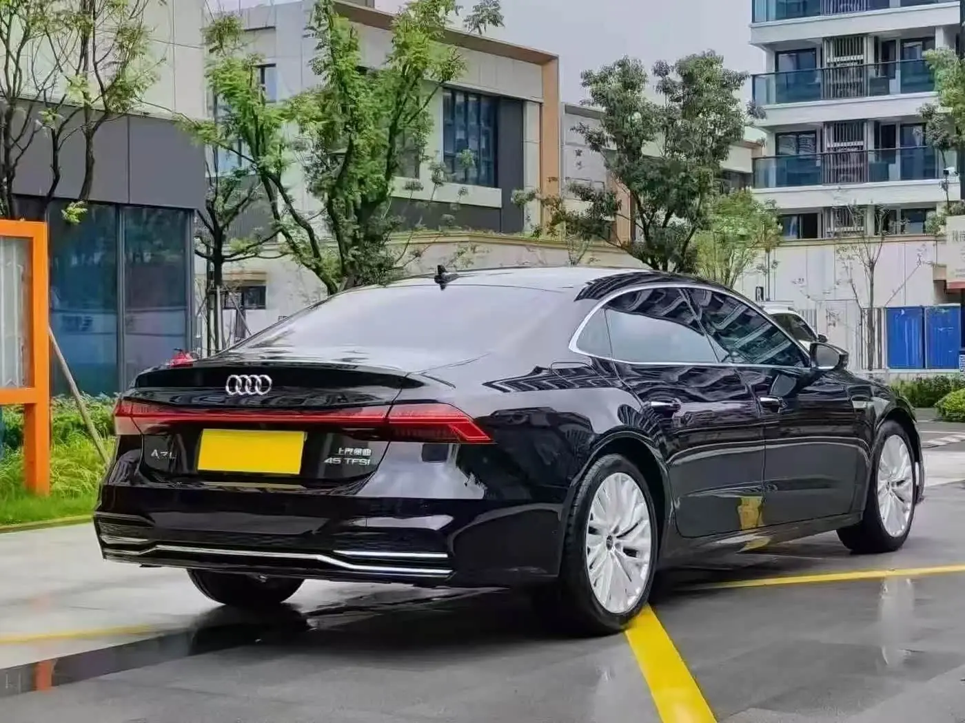 Audi A7L 2024 — Photo 7/9