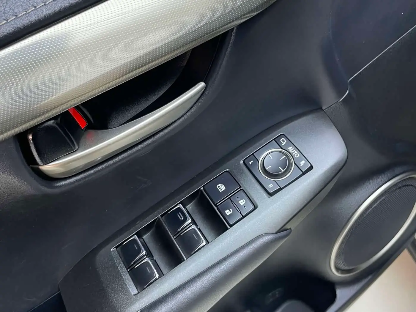 Lexus NX 2020 — Фото 17/20