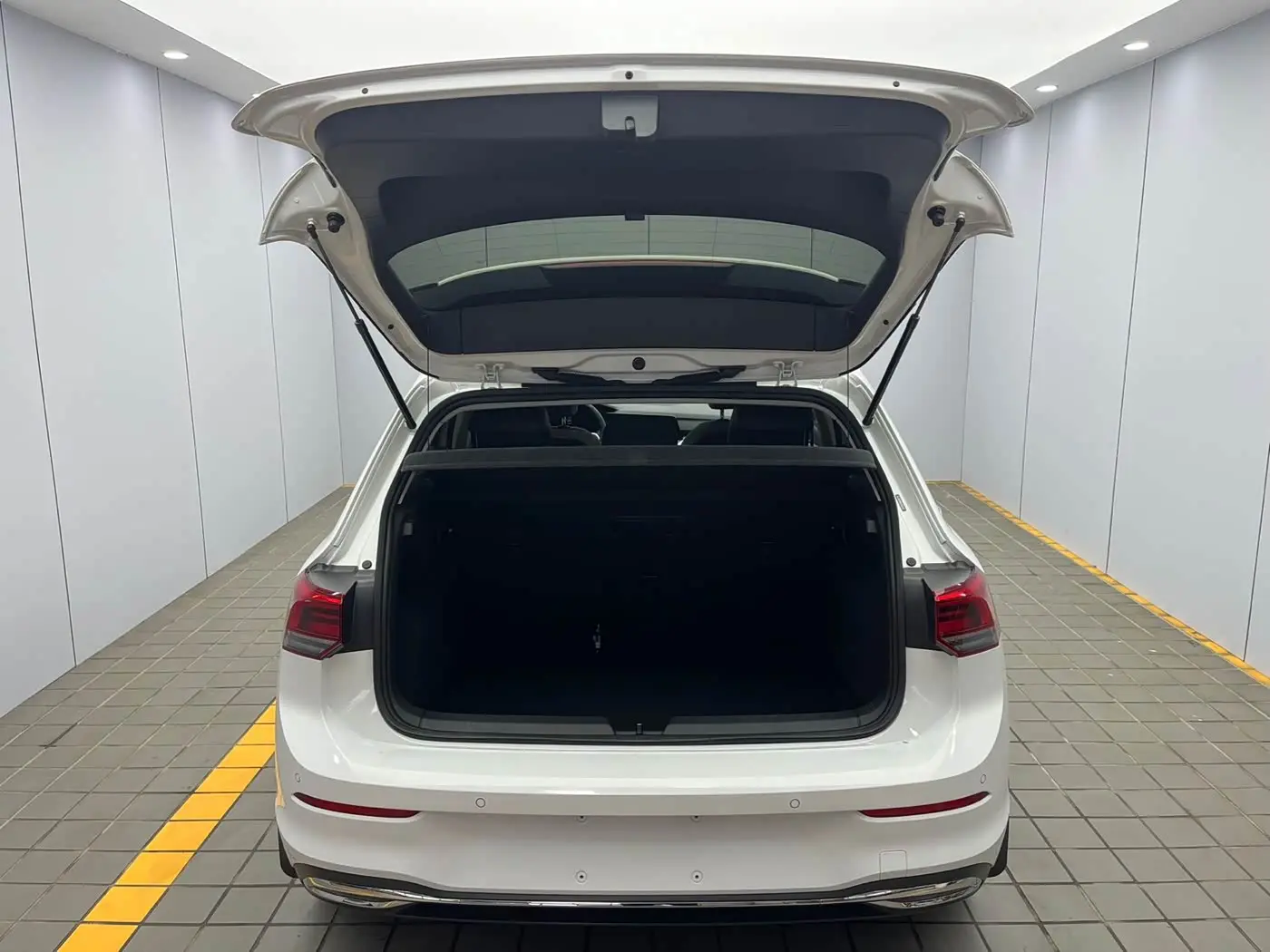 Volkswagen Golf 2022 — Photo 16/20