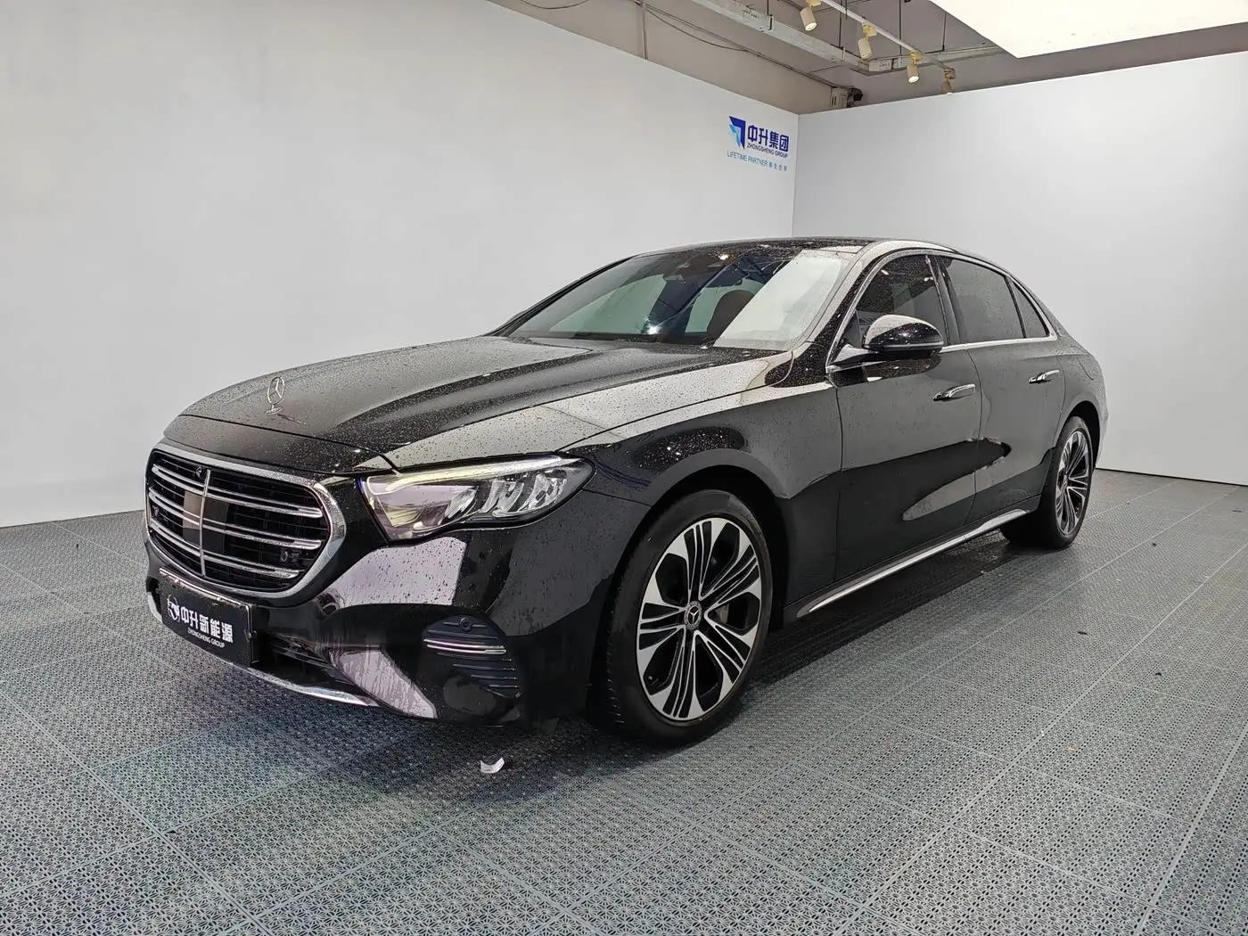 Mercedes-Benz E-Class New Energy 2024 — Photo 1/19