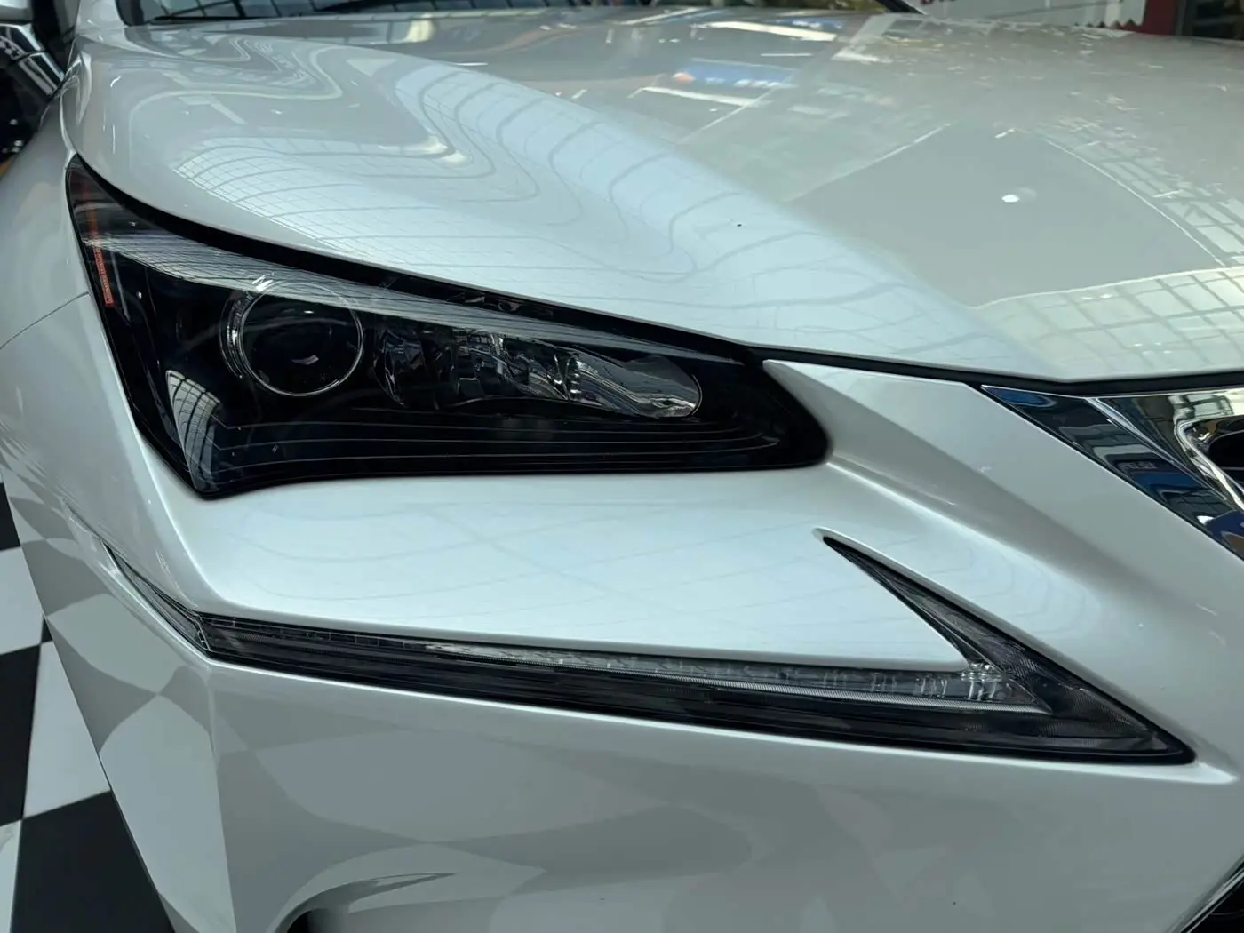 Lexus NX 2017 — Фото 4/20