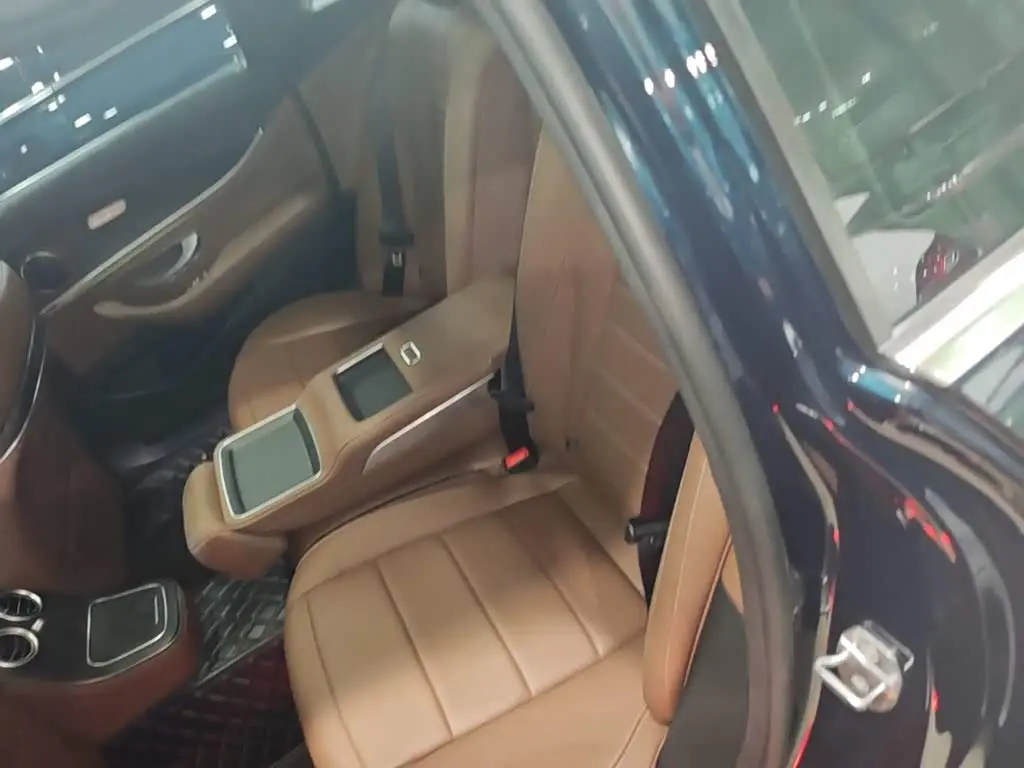 Mercedes-Benz E-Class 2023 — Фото 17/20