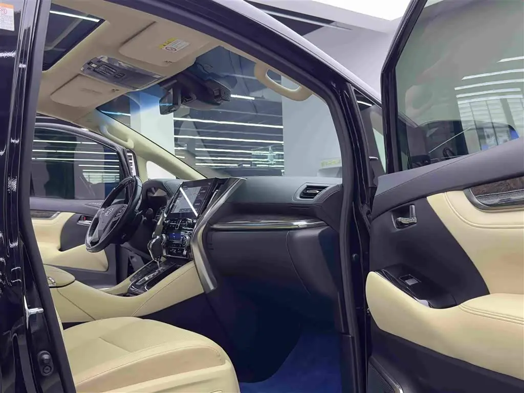 Toyota Vellfire 2022 — Фото 10/20