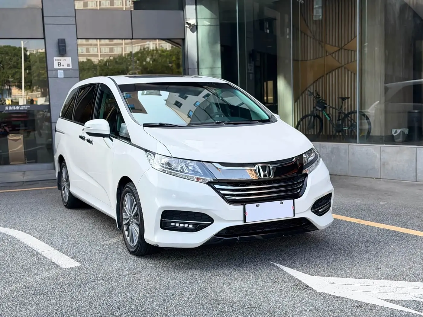 Honda Odyssey 2018 — Фото 3/20