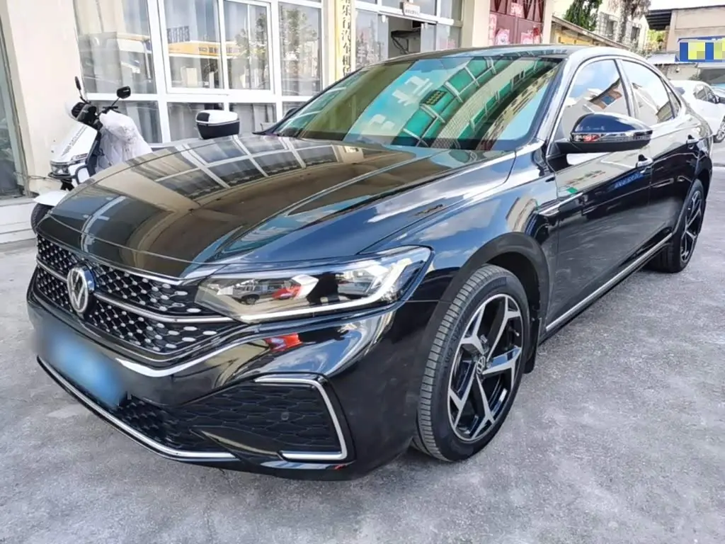 Volkswagen Passat 2024 — Şəkil 1/20