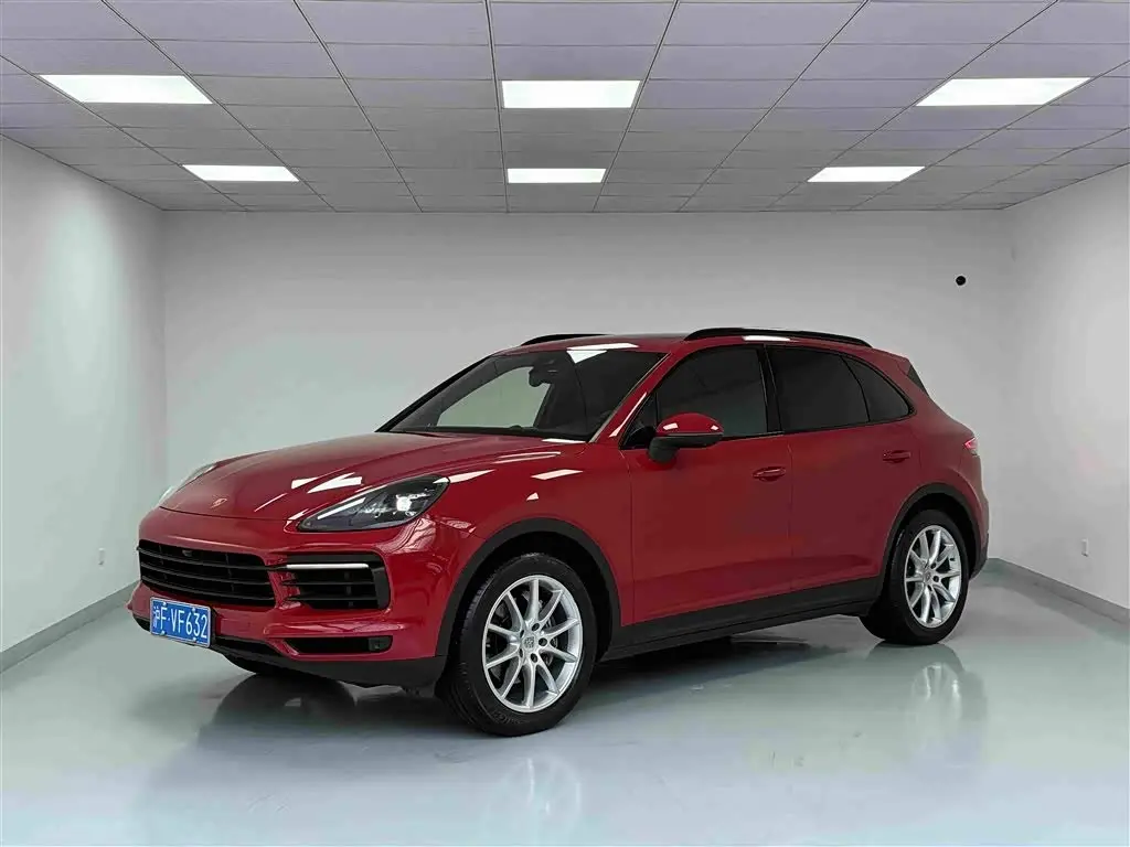 Porsche Cayenne 2021 — Photo 1/20