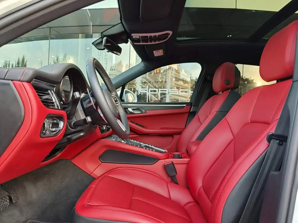 Porsche Macan 2021 — Photo 7/20
