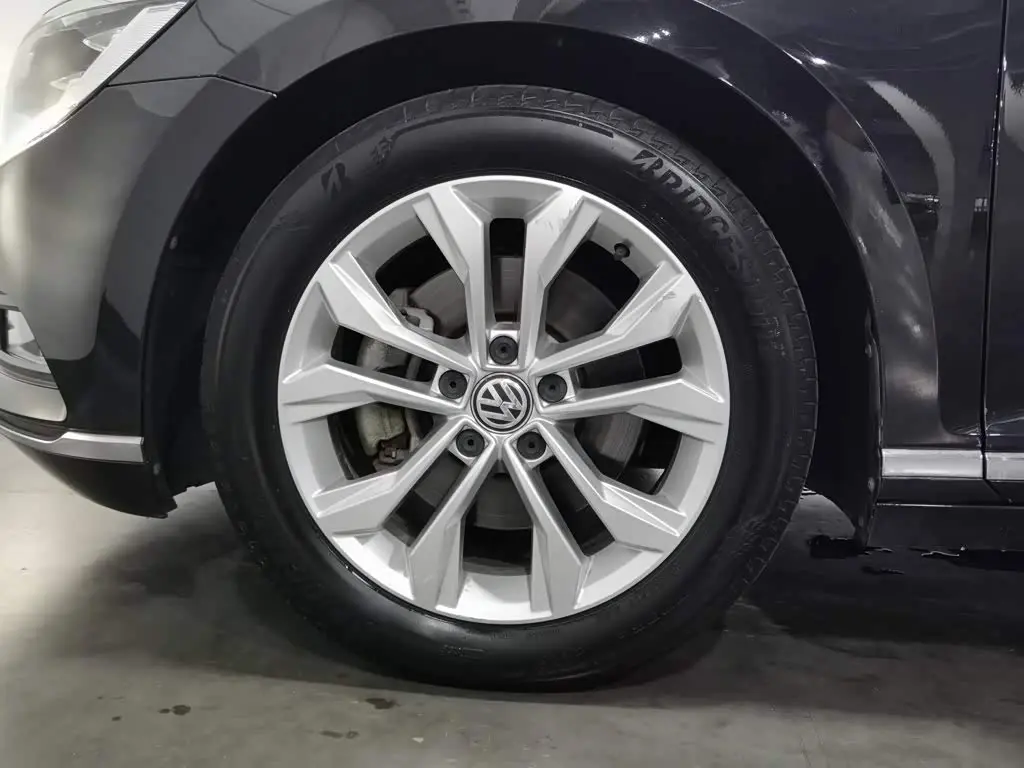 Volkswagen Magotan 2019 — Şəkil 17/20