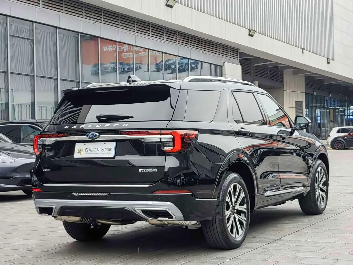 Ford Explorer 2025 — Фото 7/20
