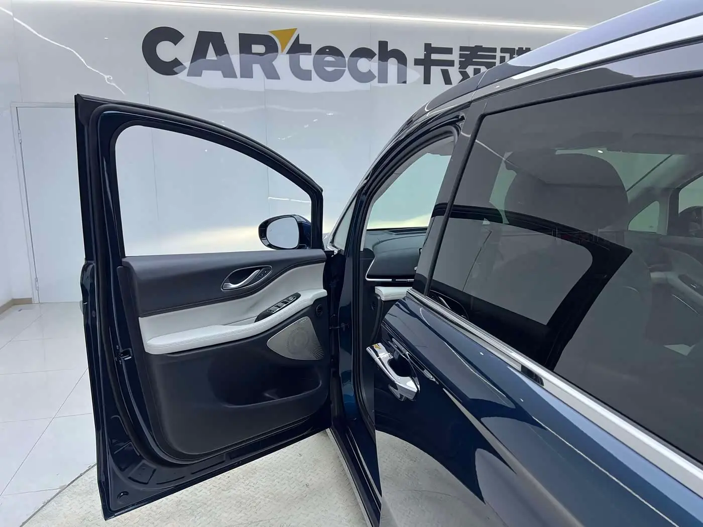 Voyah Auto Voyah Dreamer 2025 — Photo 12/20