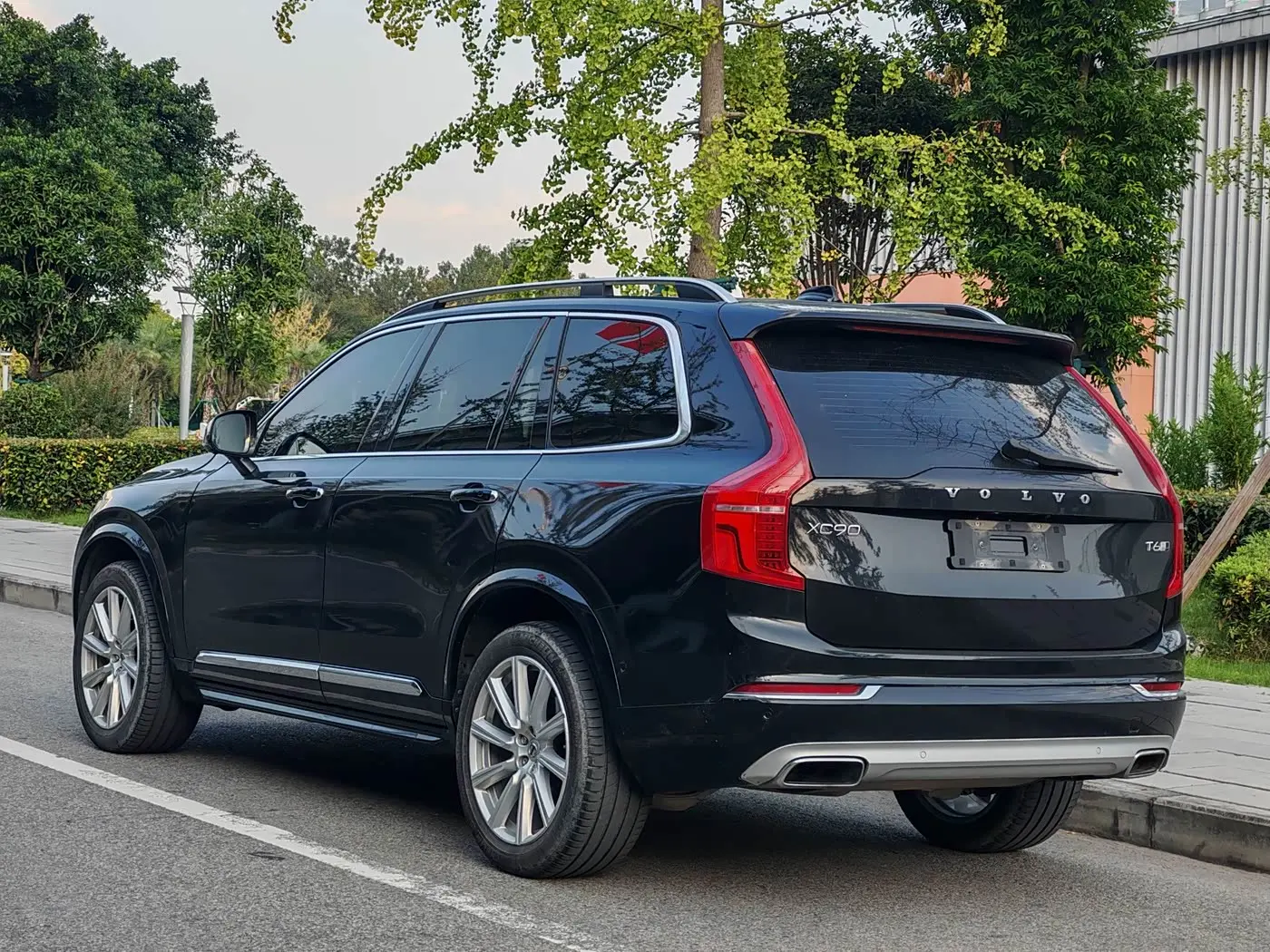 Volvo XC90 2018 — Photo 13/15