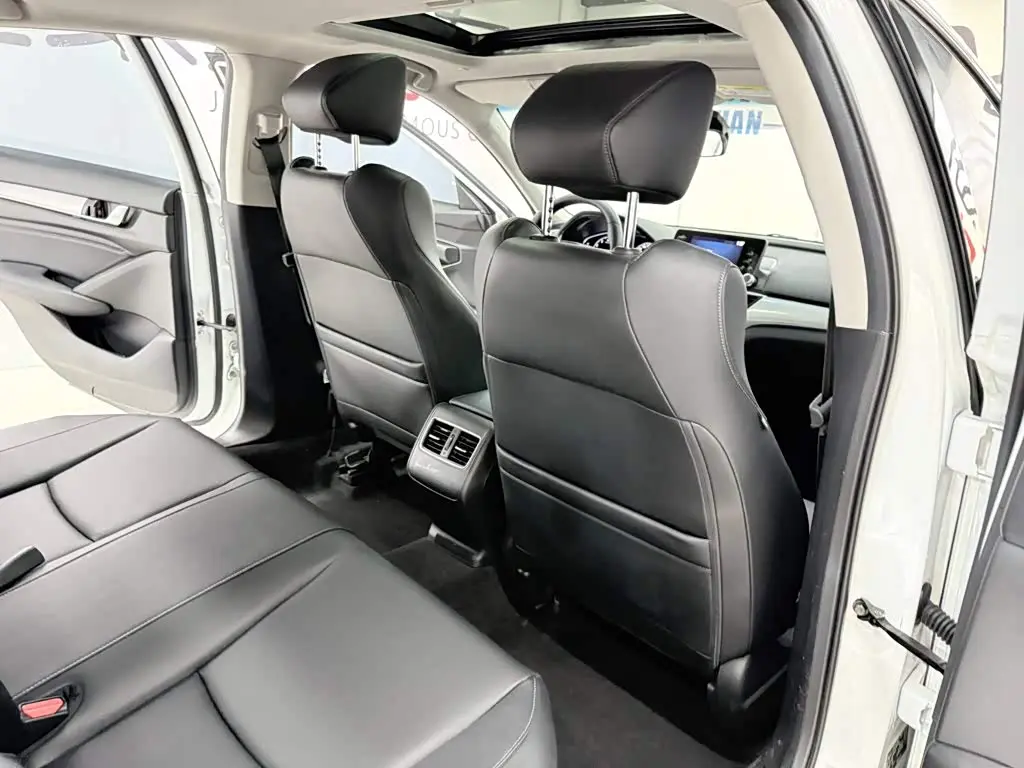 Honda Accord 2020 — Фото 15/18