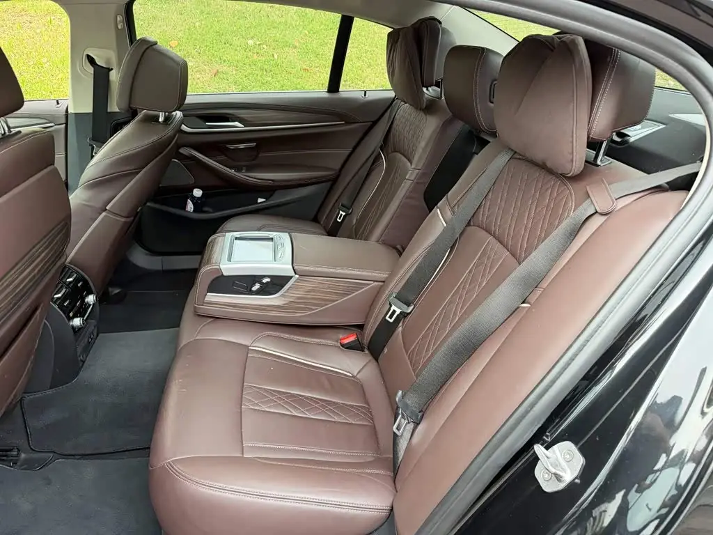 BMW 5 Series 2020 — Фото 12/14
