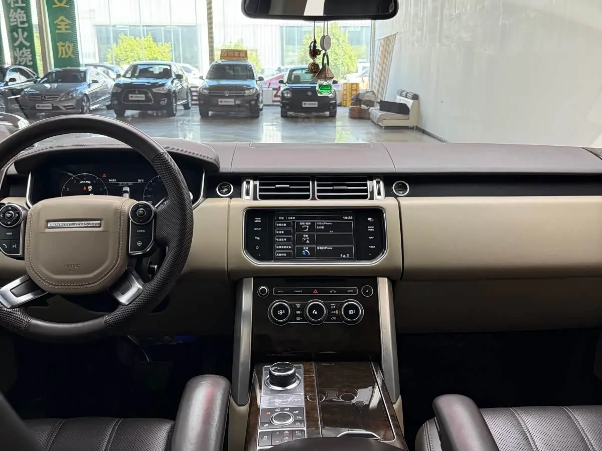 Land Rover Range Rover 2015 — ფოტო 20/20