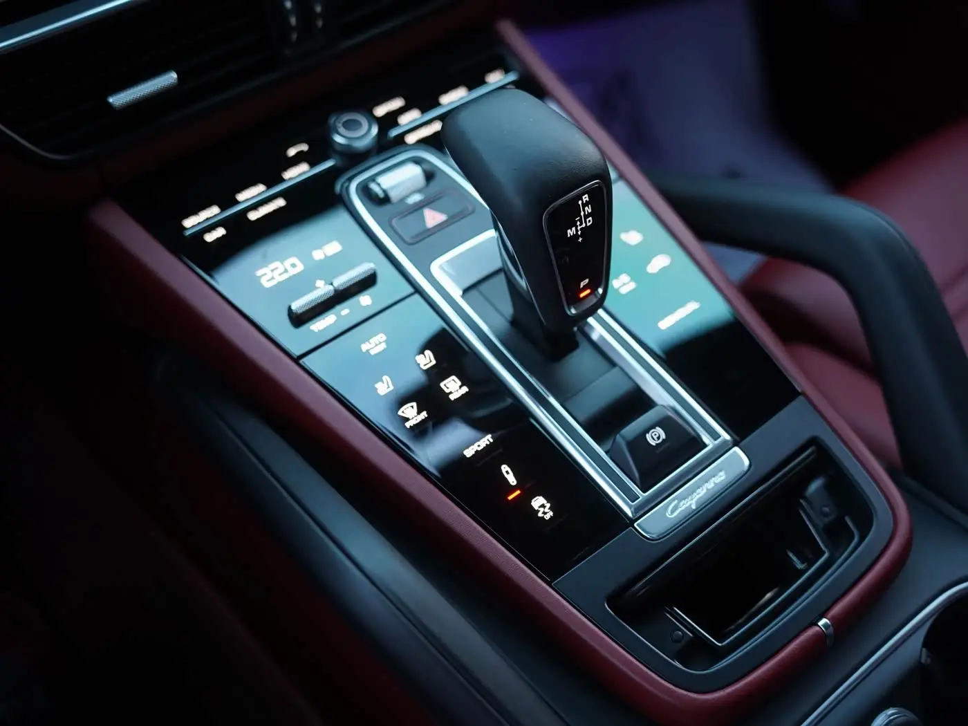 Porsche Cayenne 2021 — Photo 20/20
