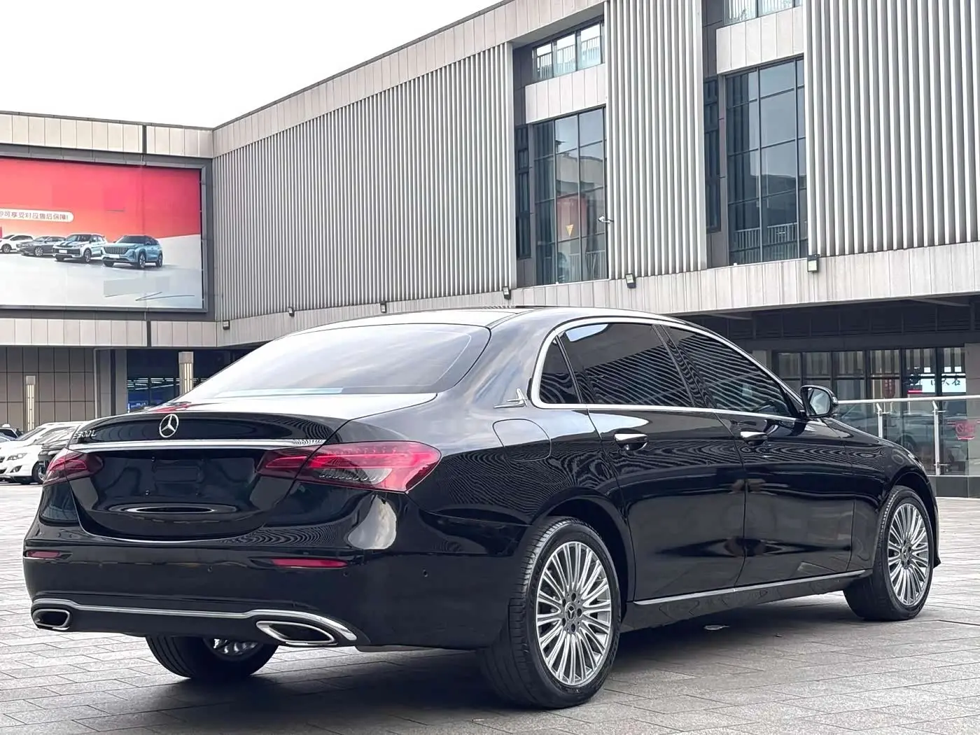 Mercedes-Benz E-Class 2023 — Şəkil 11/11