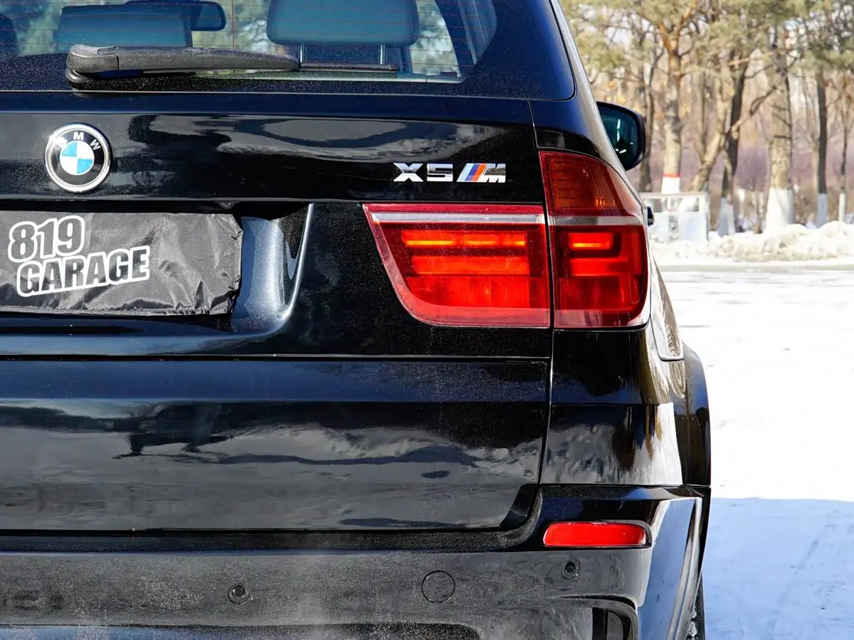 BMW X5 M 2011 — Photo 8/18
