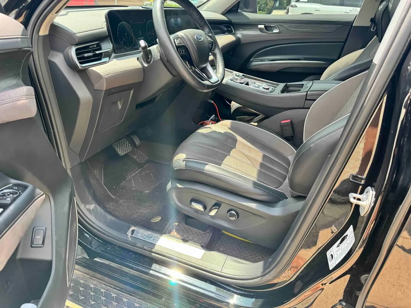 Ford Territory 2023 — Фото 8/13