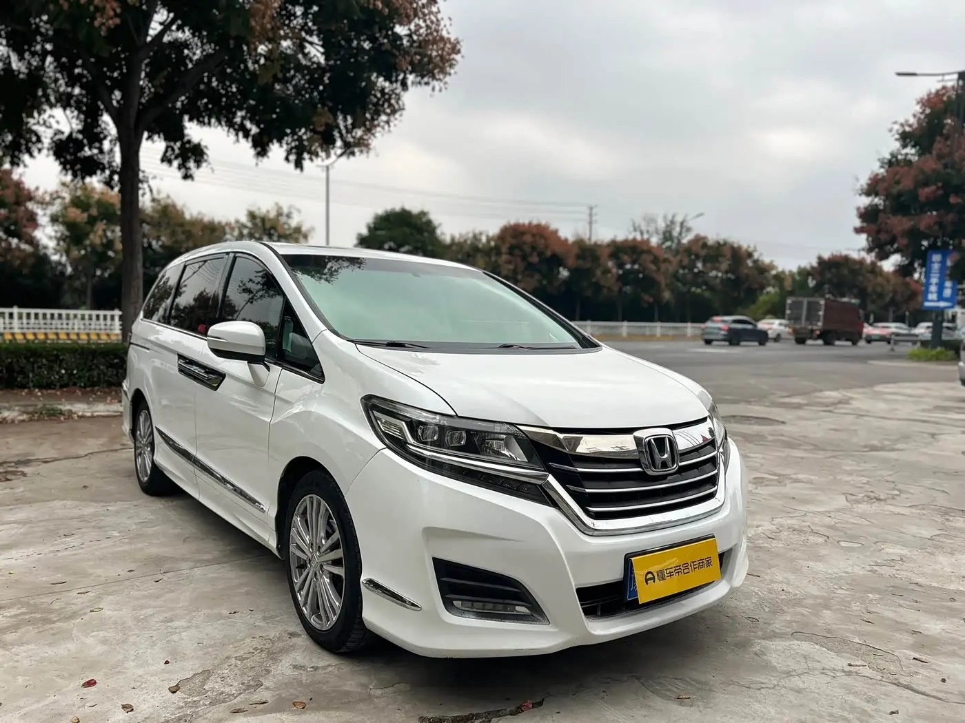 Honda Elysion 2018 — Фото 7/18