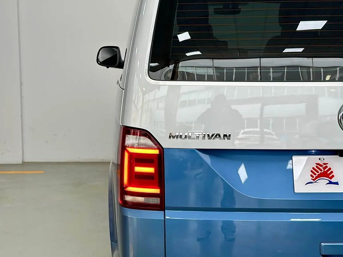Volkswagen Multivan 2018 — Photo 16/20