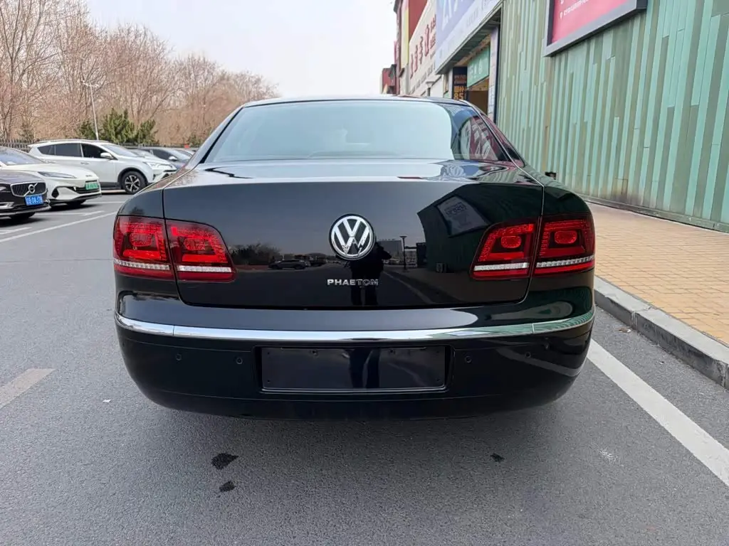 Volkswagen Phaeton 2015 — Şəkil 10/11