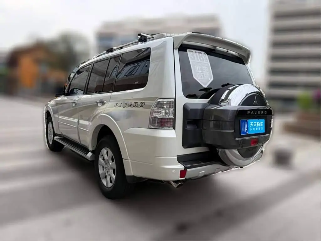 Mitsubishi Pajero 2020 — Şəkil 2/4