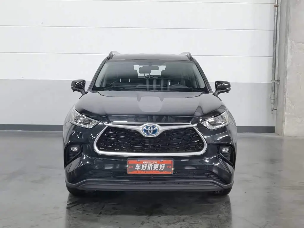 Toyota Highlander 2023 — Şəkil 3/20