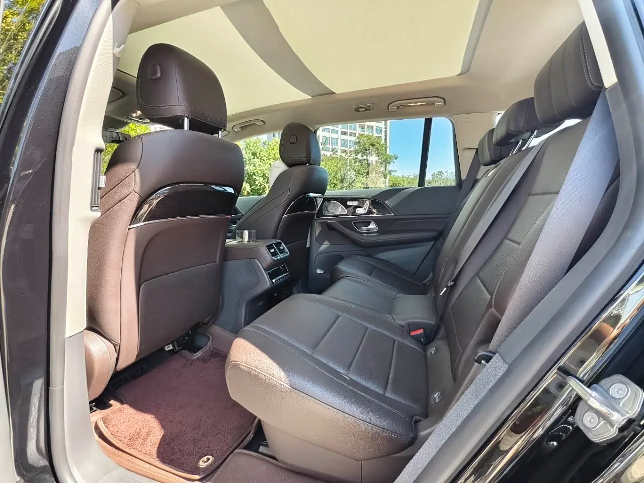 Mercedes-Benz GLS 2020 — Photo 6/15