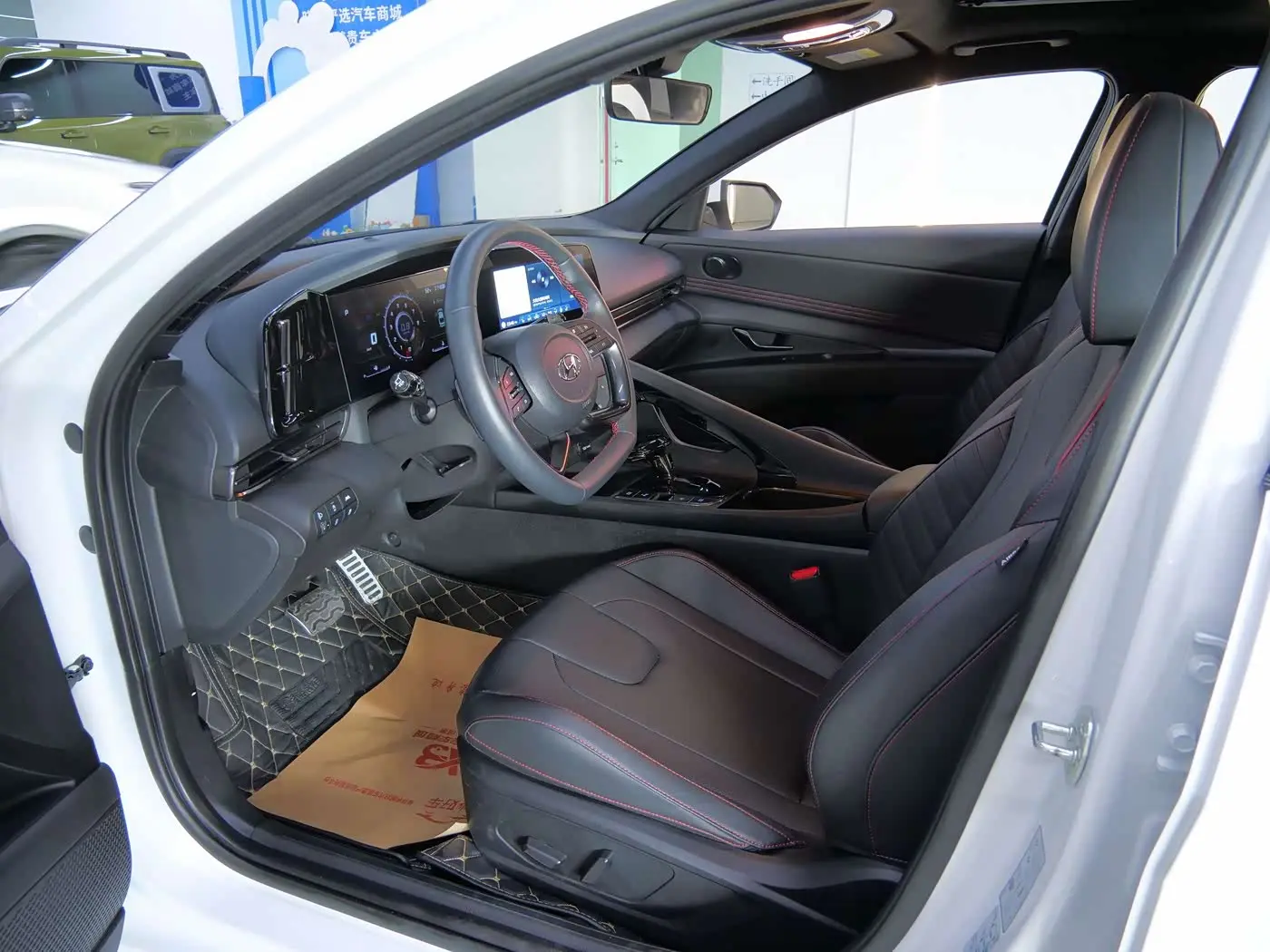 Hyundai Elantra 2023 — Şəkil 8/18
