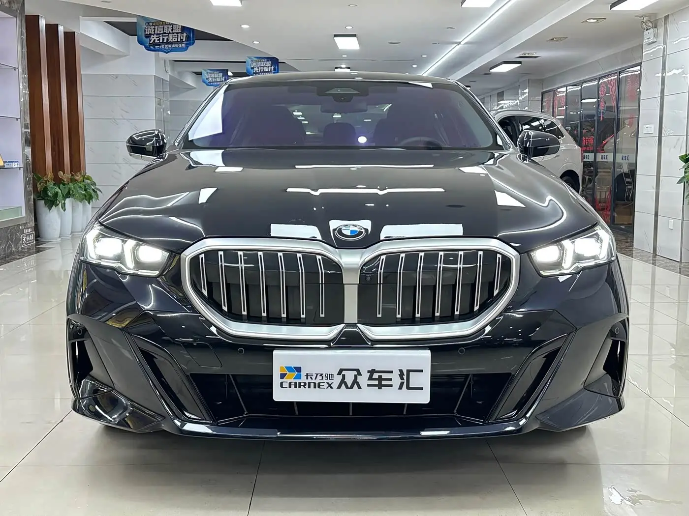 BMW 5 Series 2025 — Photo 2/20