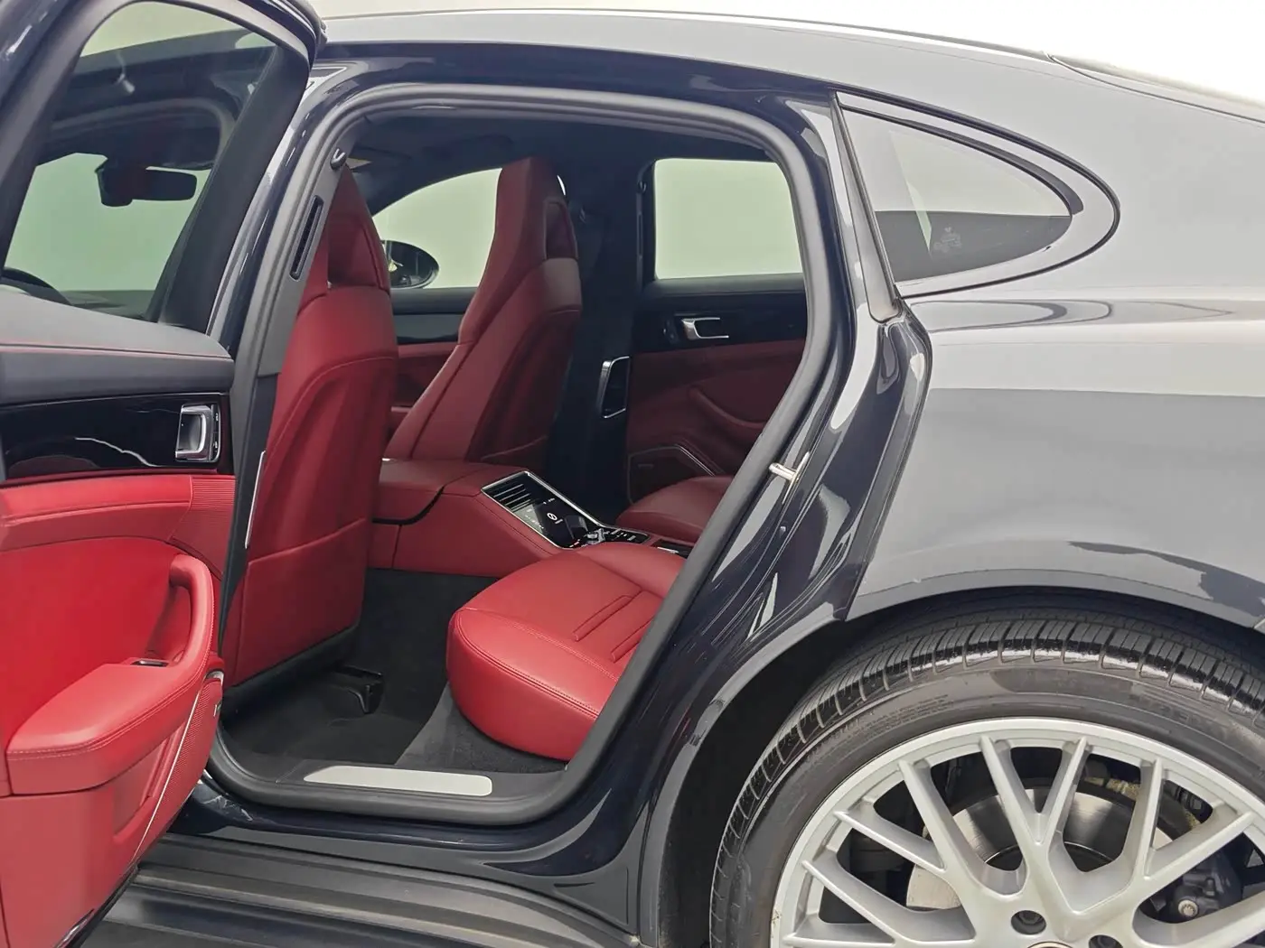 Porsche Panamera 2022 — Photo 17/20