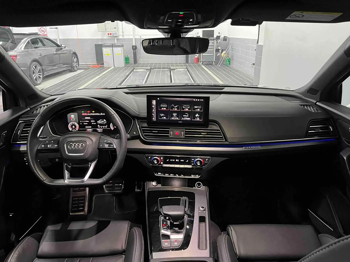 Audi Q5L 2024 — Photo 8/16