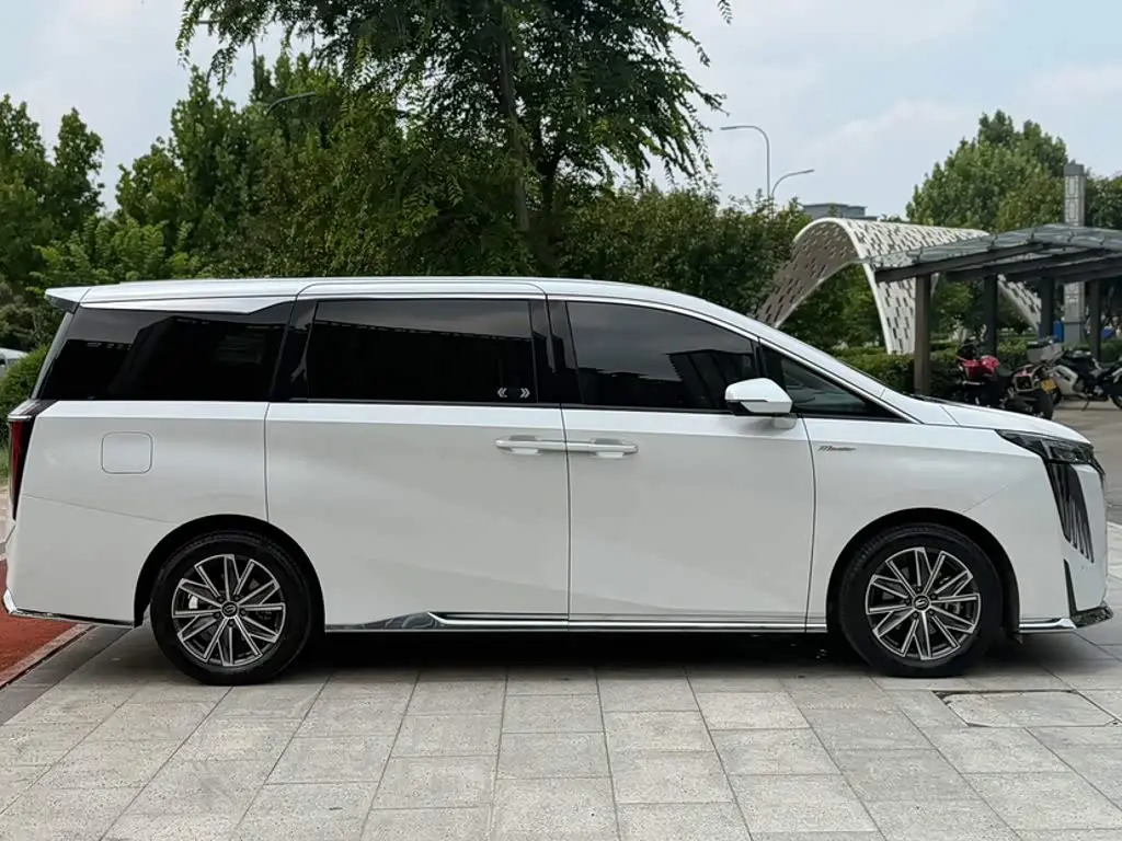 GAC Trumpchi Trumpchi M8 2026 — Фото 12/20