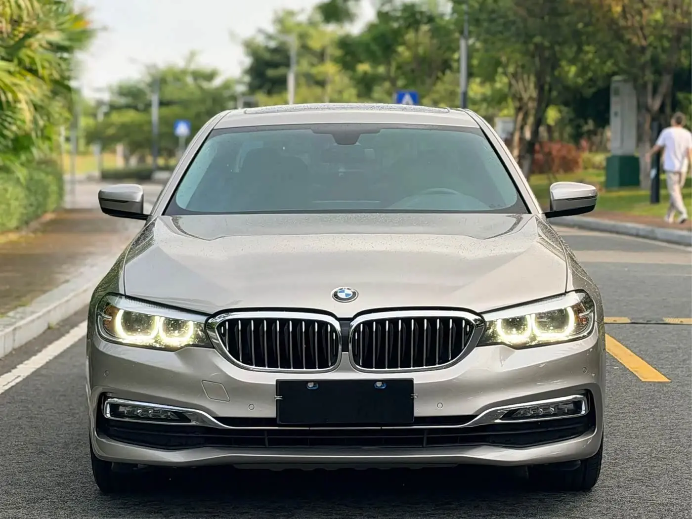 BMW 5 Series 2018 — Фото 2/15