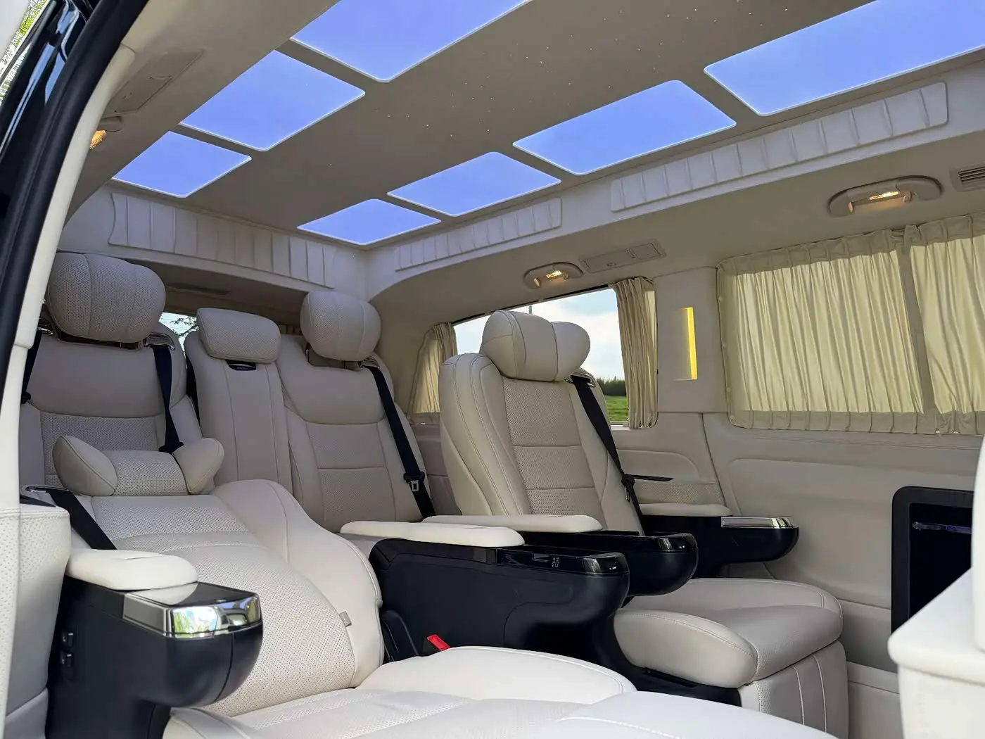 Mercedes-Benz Vito 2020 — Photo 11/17