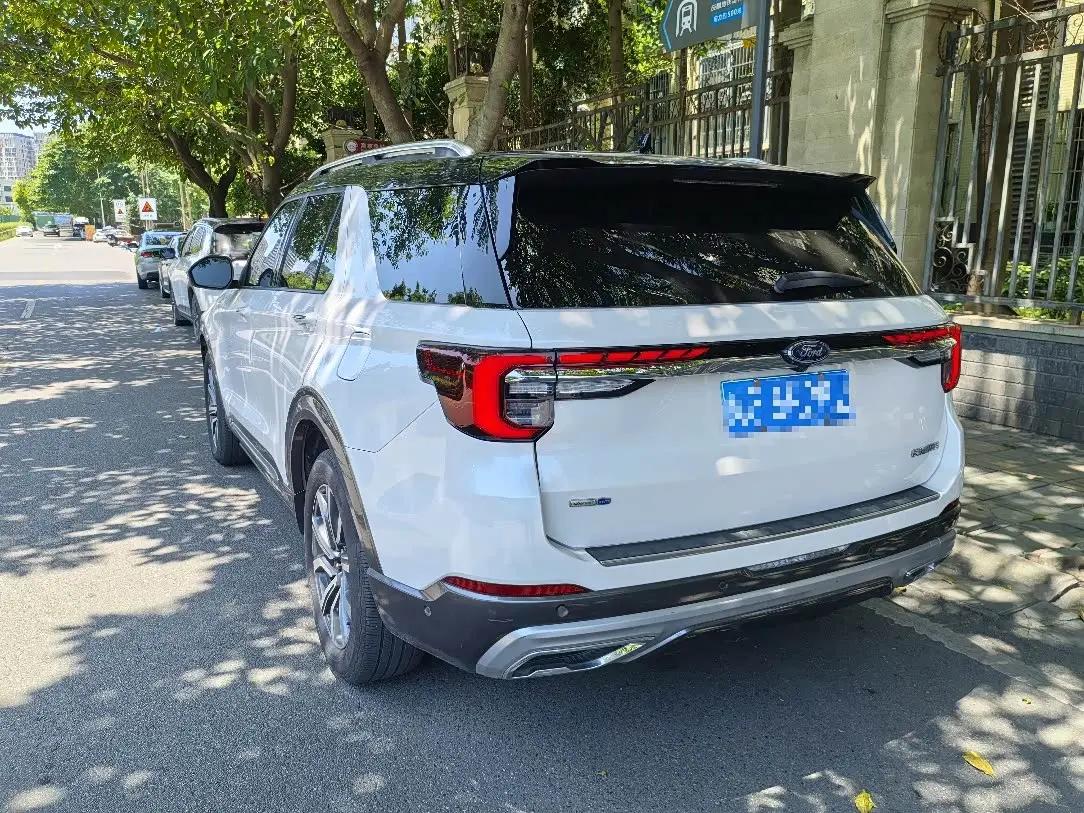 Ford Explorer 2023 — Фото 9/10