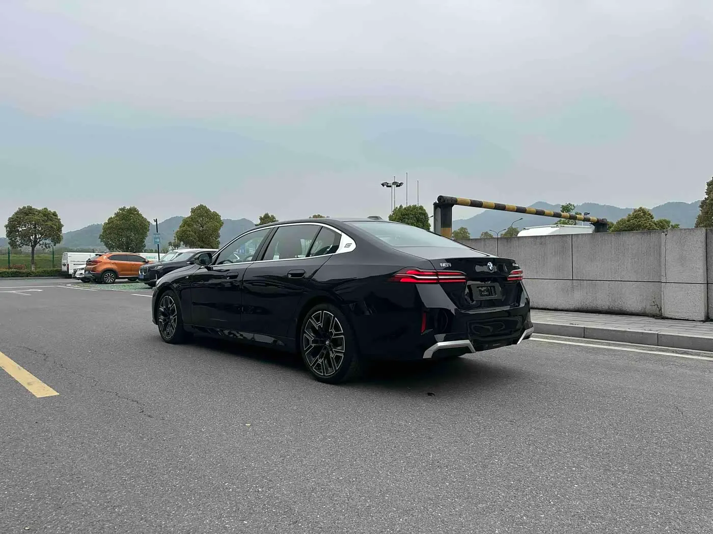 BMW 5 Series 2025 — Photo 3/18