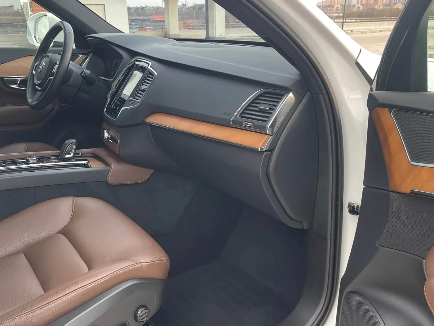 Volvo XC90 2021 — Photo 8/16