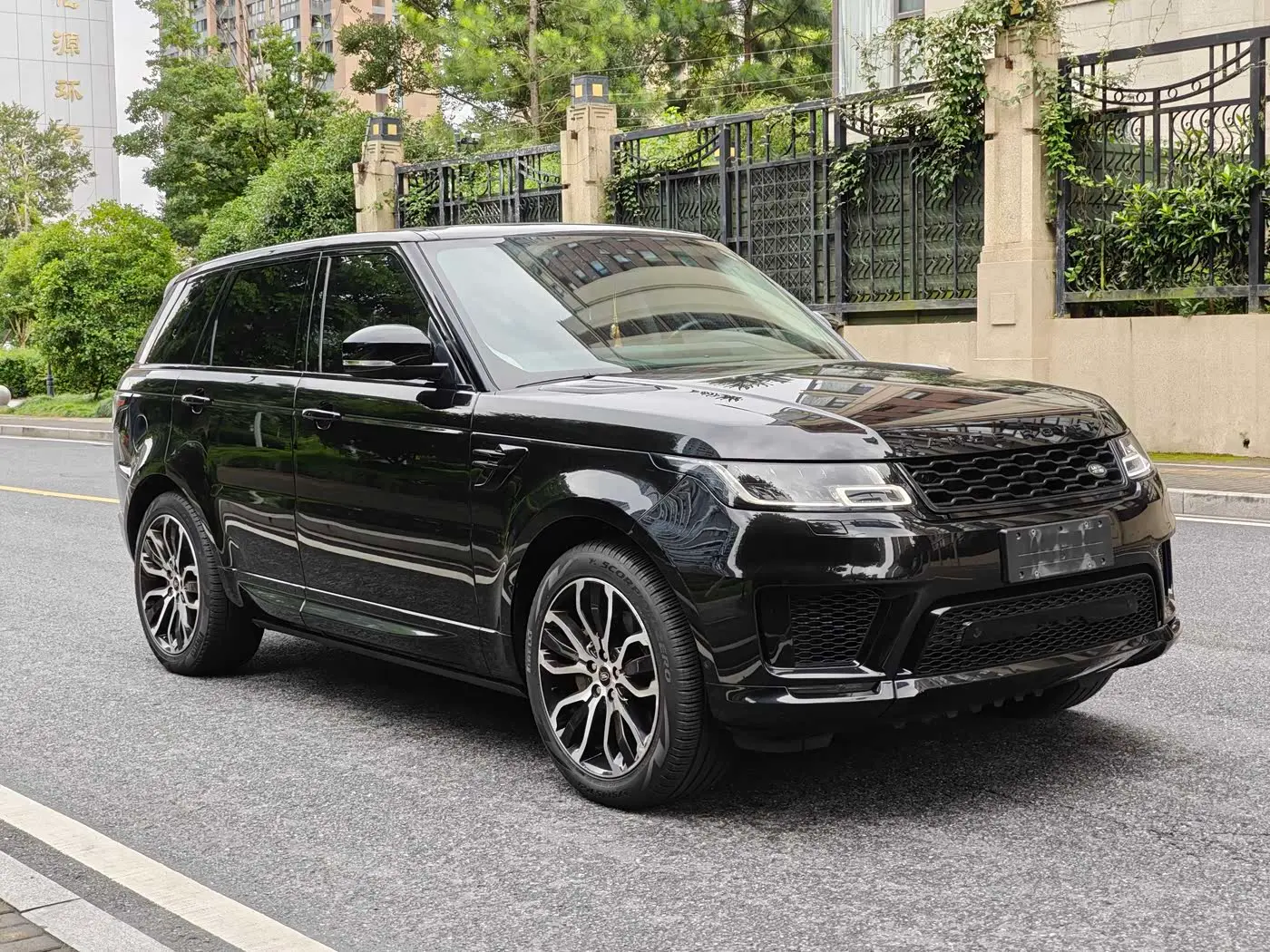Land Rover Range Rover Sport 2022 — Photo 8/18