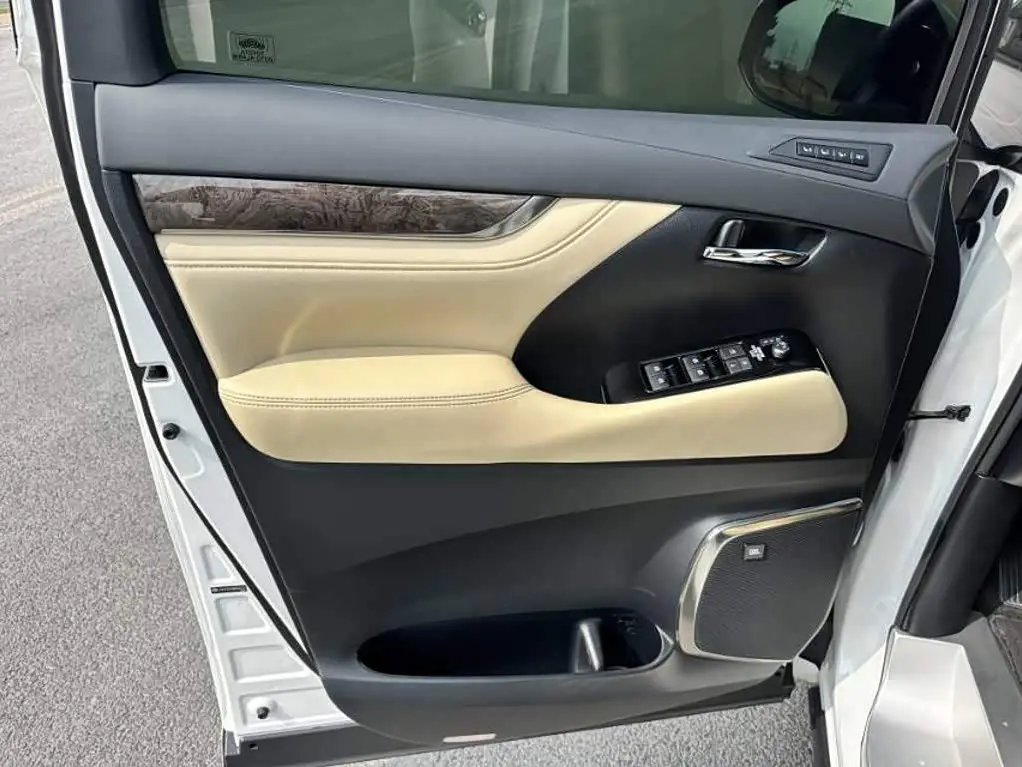 Toyota Alphard 2021 — ფოტო 12/18