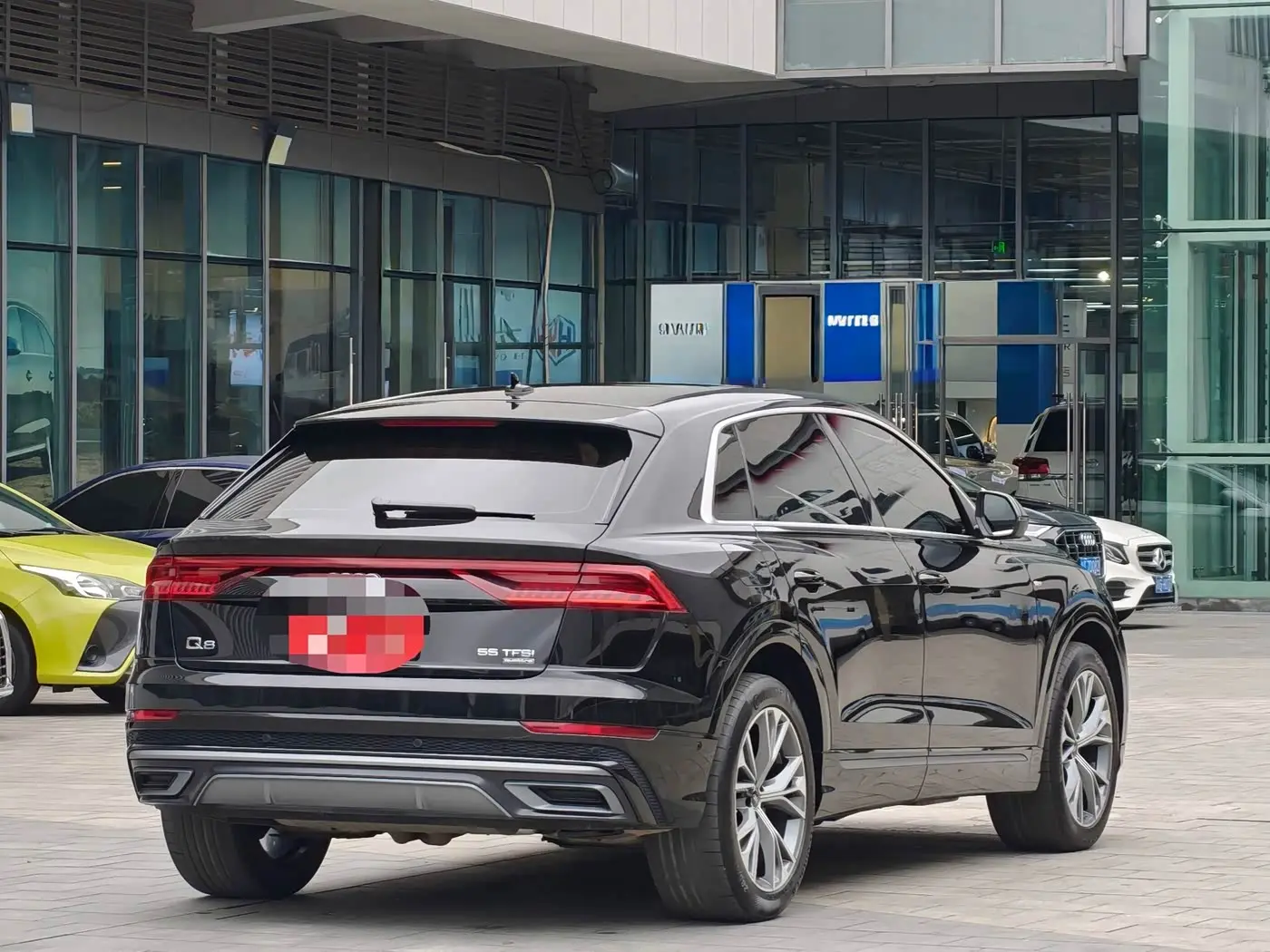 Audi Q8 2023 — Photo 17/20