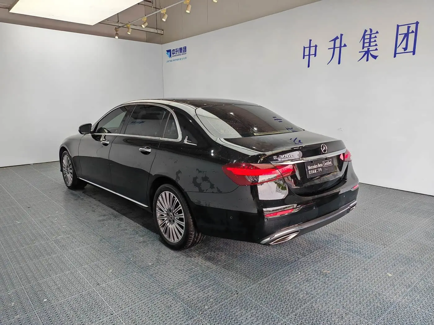 Mercedes-Benz E-Class 2021 — Photo 4/20