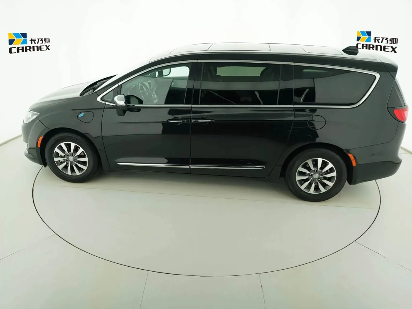 Chrysler Grand Caravan PHEV 2025 — Şəkil 4/17