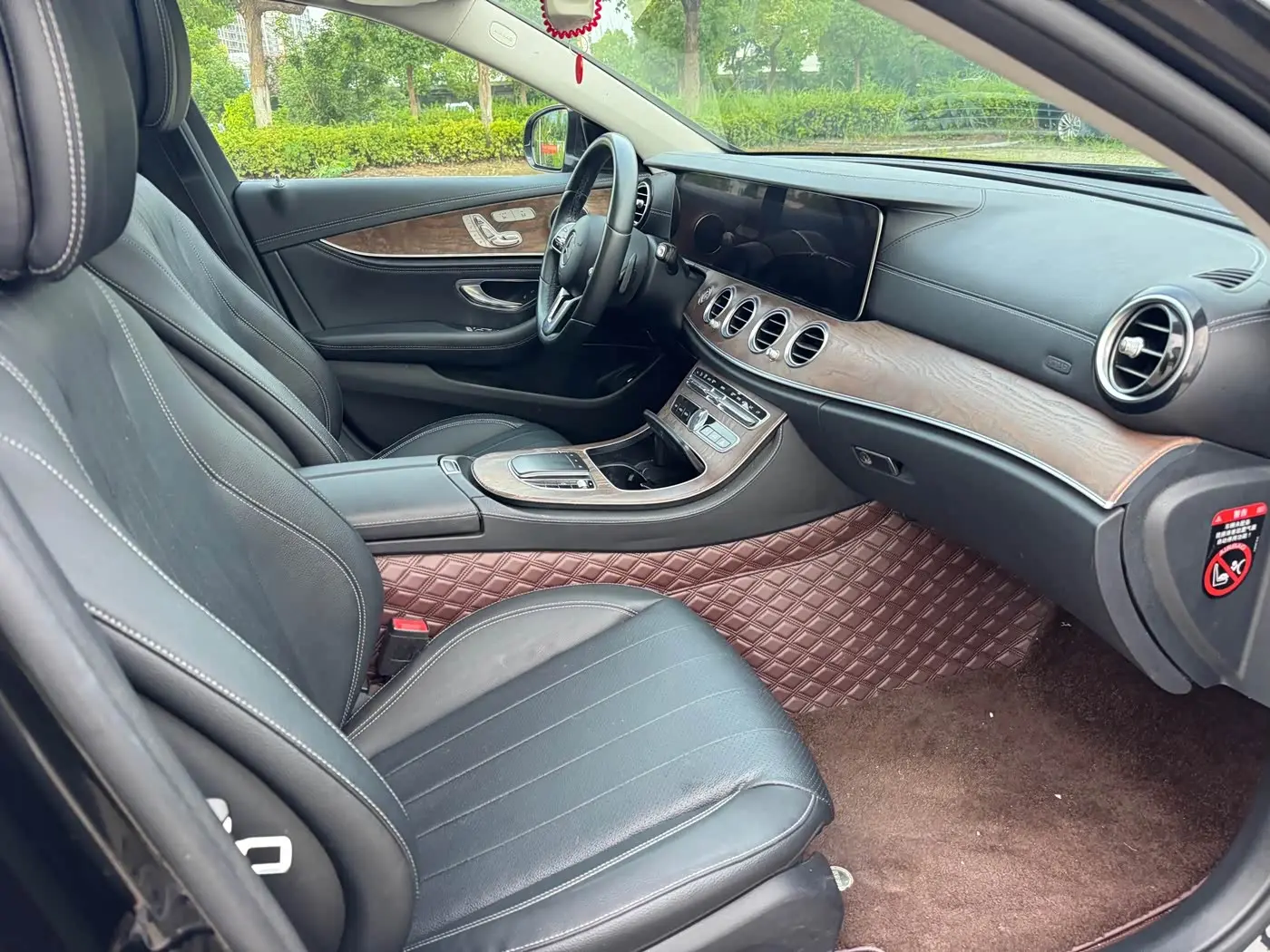Mercedes-Benz E-Class 2019 — Photo 13/16