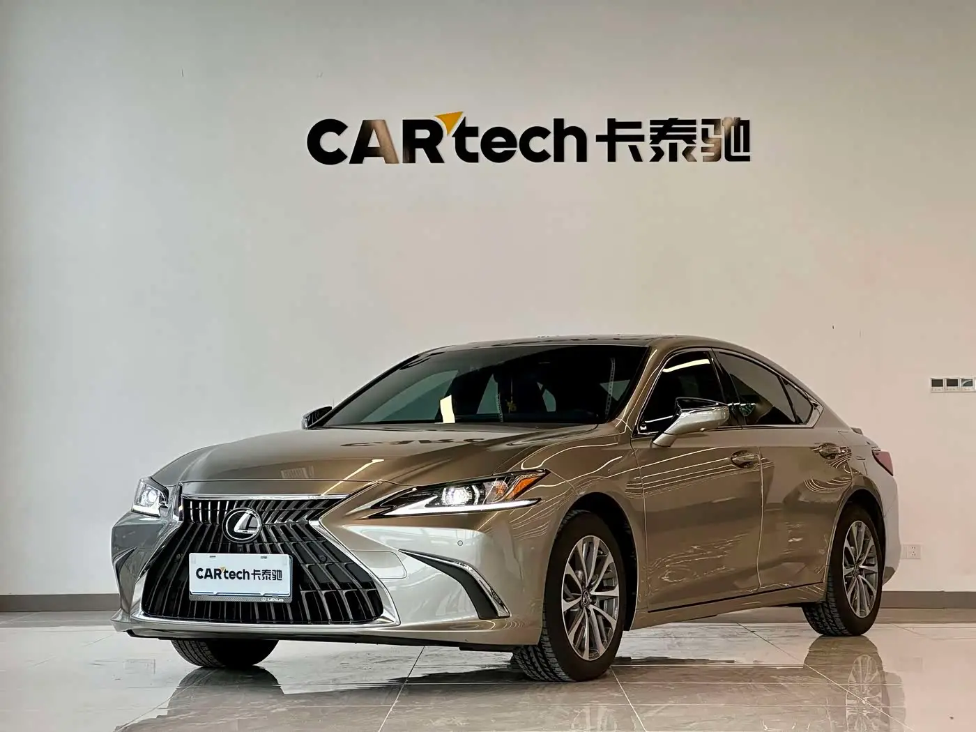 Lexus ES, 2024