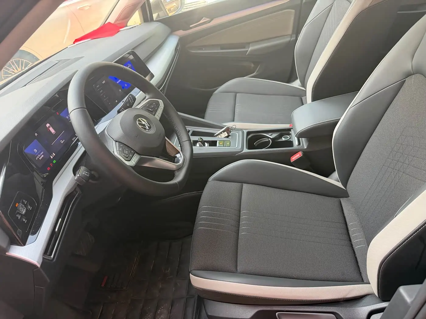 Volkswagen Golf 2021 — Photo 8/15