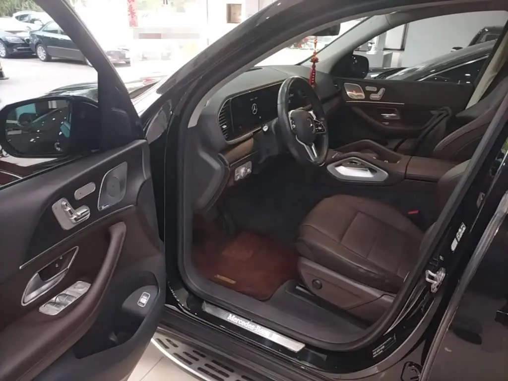 Mercedes-Benz GLE 2021 — Photo 16/20