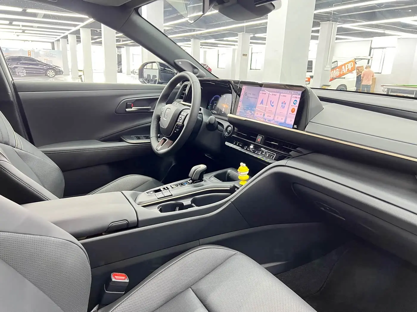 Toyota Crown SportCross 2024 — Şəkil 15/16